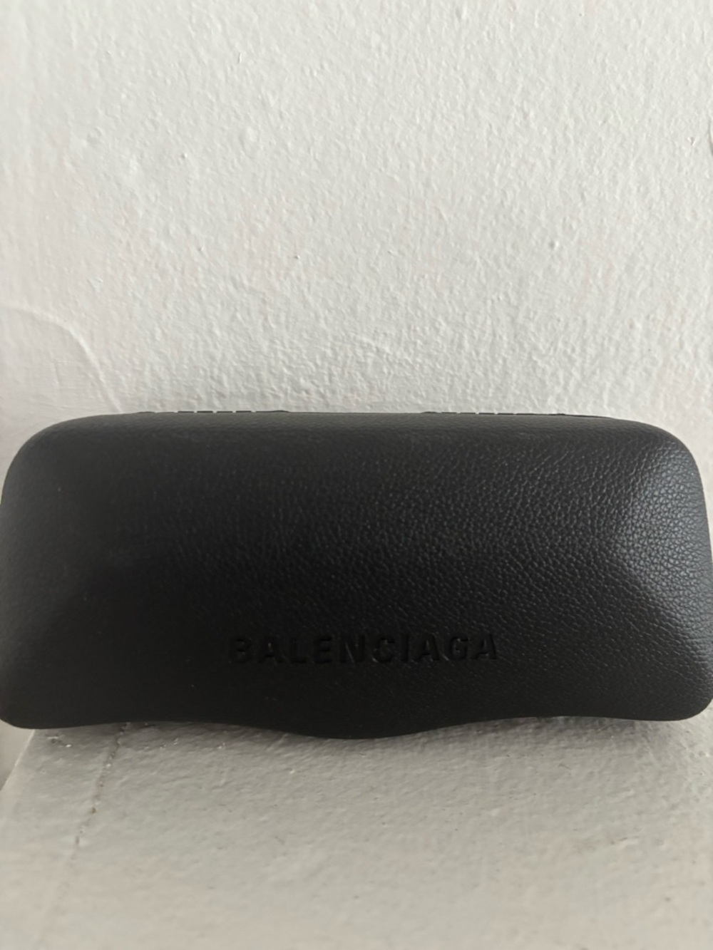 Balenciaga Black Sunglasses with Gold BB Emblems - Picture 4 of 4